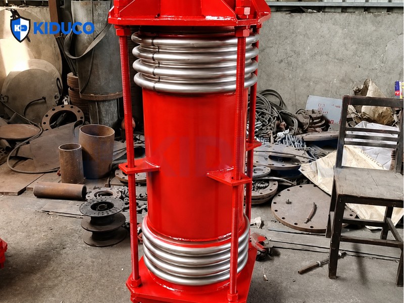 Ứng dụng của ống bù trừ giãn nở kim loại hướng ngang