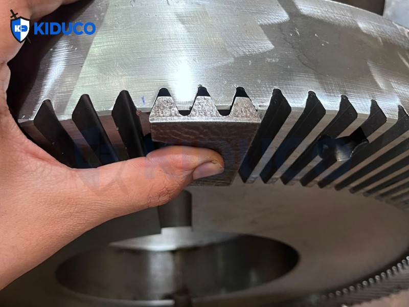 Dấu hiệu cảnh báo trục Cardan và Spindle đang gặp vấn đề